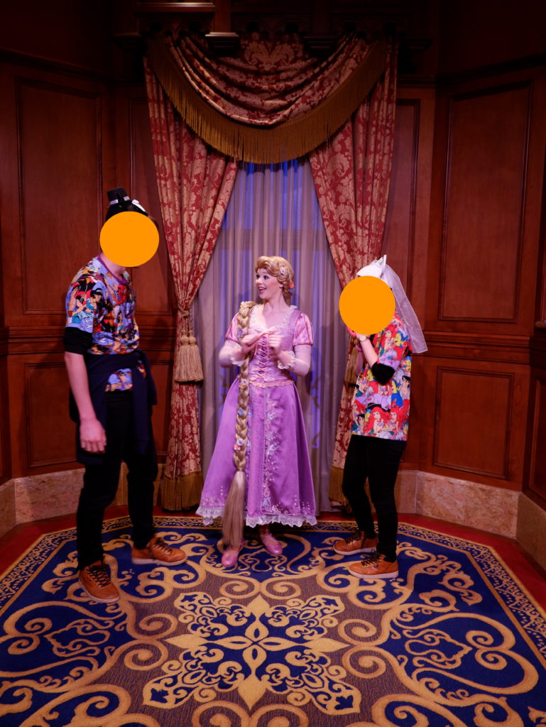本物のラプンツェルと写真撮ってきた どんなサイン 新婚旅行 ウォルト ディズニー ワールド 6日目 マジックキングダム ニンニの気まま日記 ディズニー スウェーデンハウス